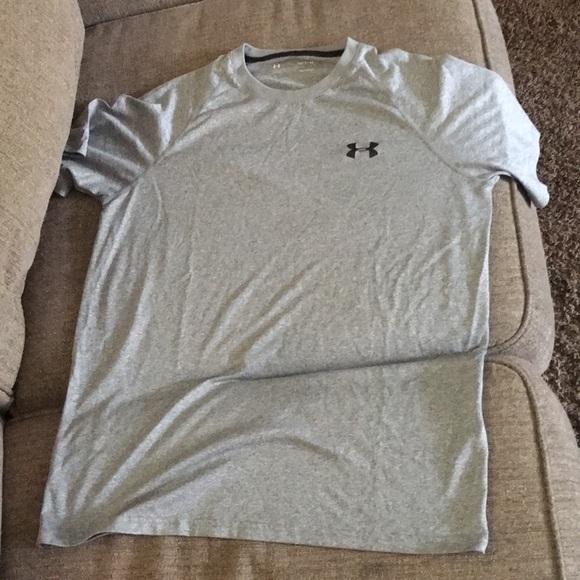 Men’s Under Armour Heatgear Shirts - Picture 2 of 5